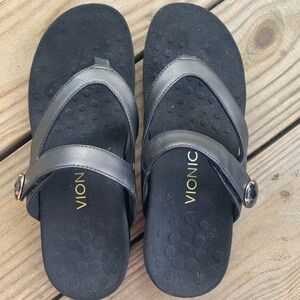 Vionic Black Strap Comfort Sandals